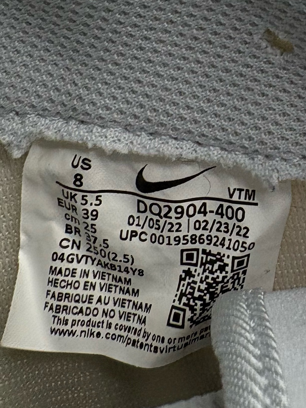 Nike Air Max Gray/White Interlock Lightweight Sneaker Women’s Size 8 DQ2904-400 - Picture 11 of 13
